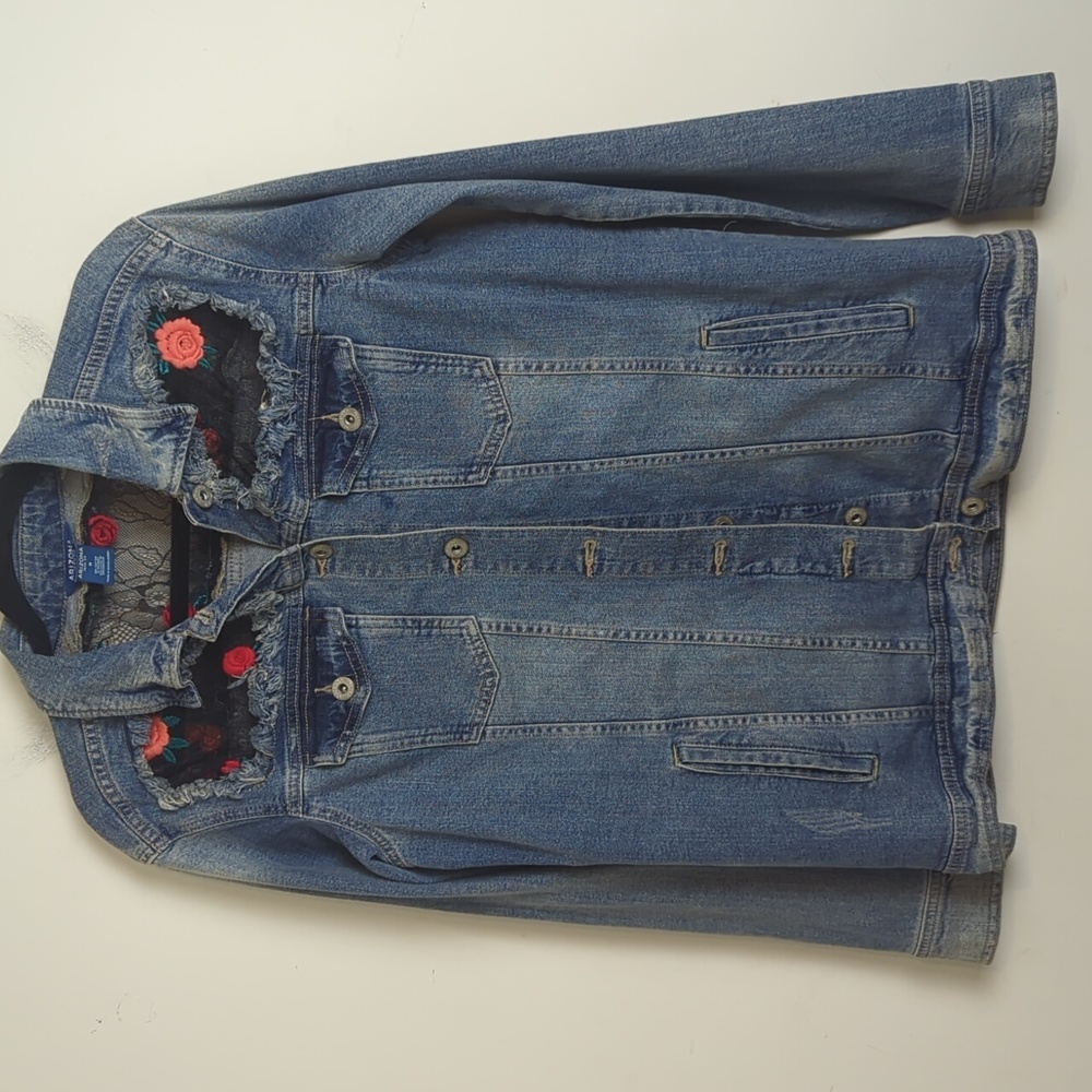 Arizona Jean Company Blue Denim Jacket with Black Lace & Red Floral Appliqué M